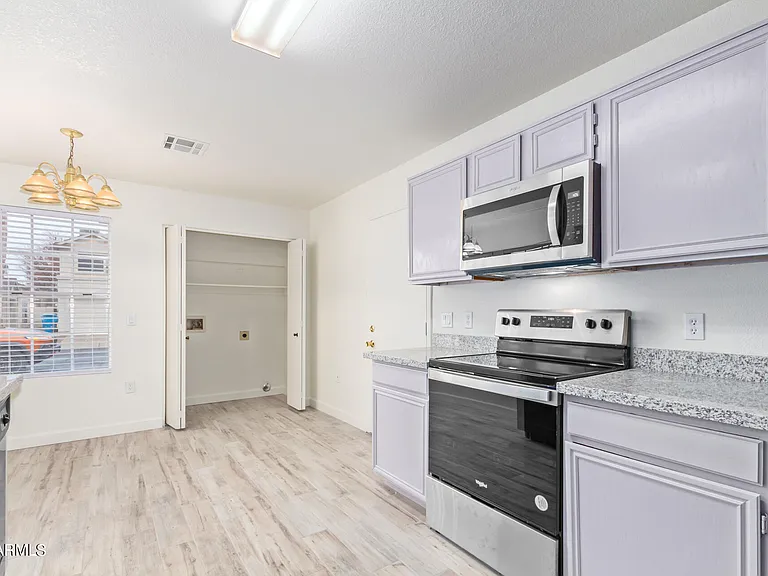 509 E Rimrock Dr — Photo 14