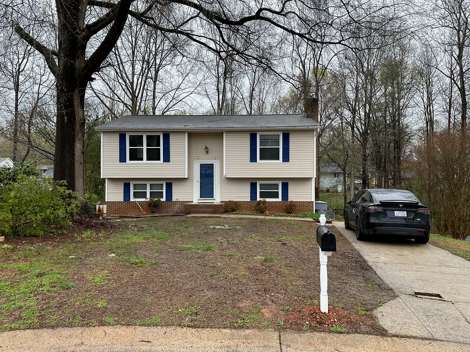 4 bed, 1600 sqft, $2,400 — Photo 1