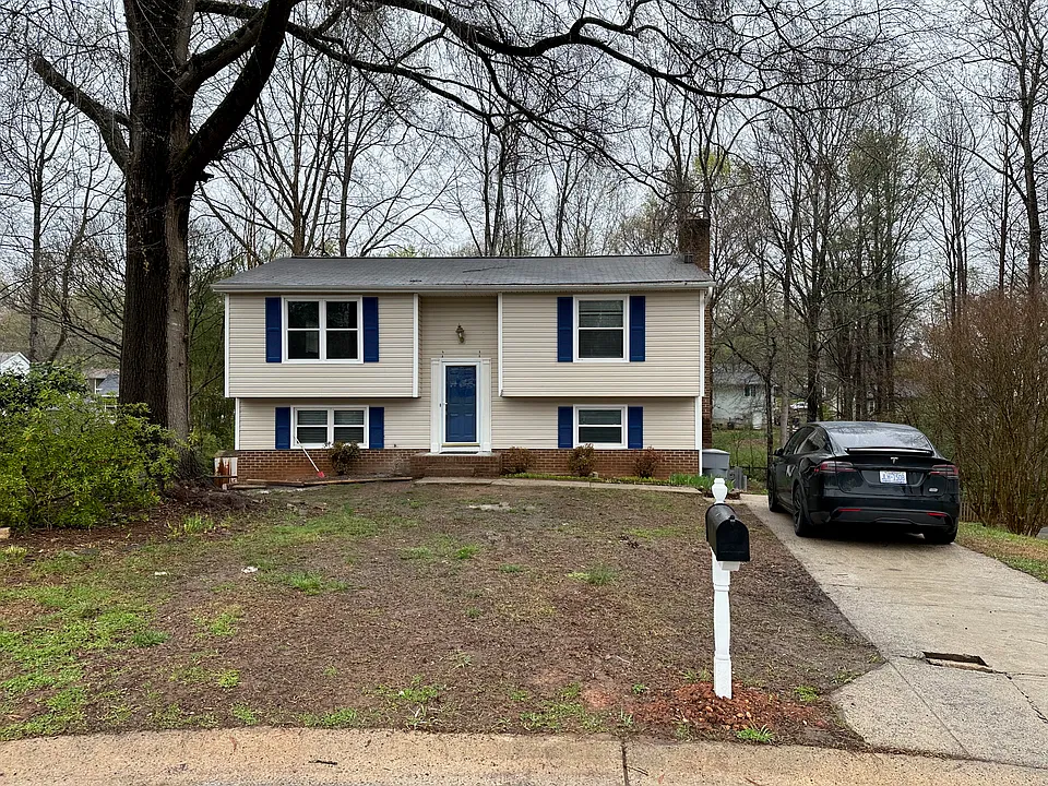 5011 Forest Mountain Ct