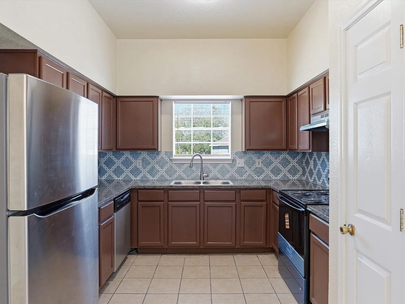 885 Sagewood Trail - 885 — Photo 2