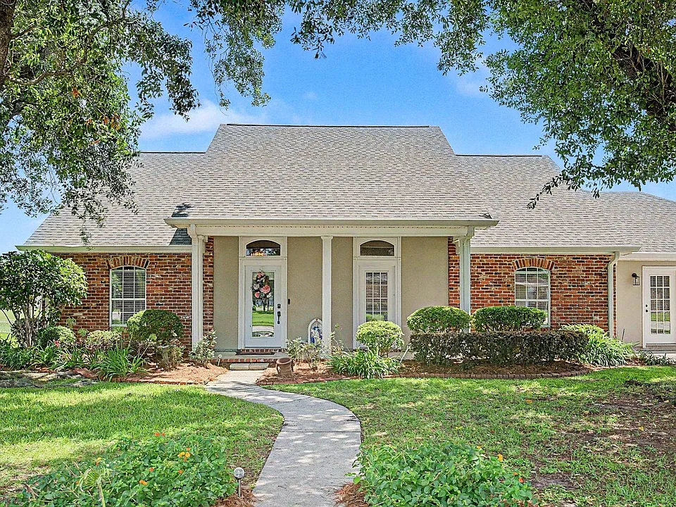 300 Cheyenne Dr