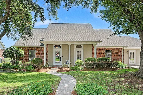 300 Cheyenne Dr Photo 1