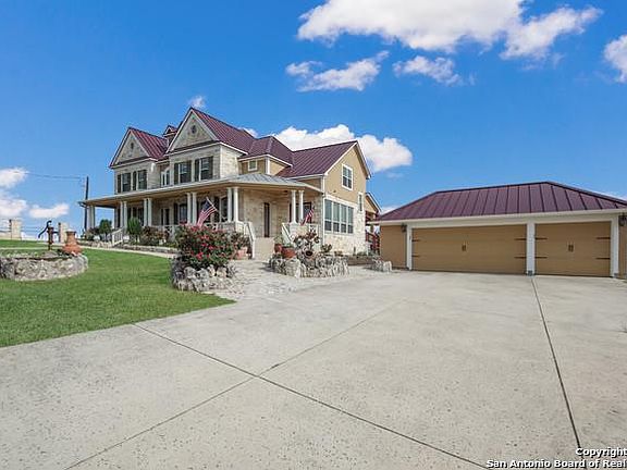 3rd image of 1006 County Road 2744