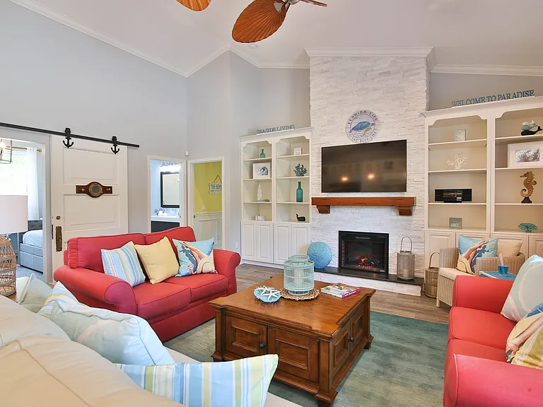 1102 Mallorca Dr — Photo 5