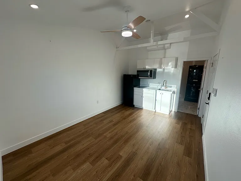 1420 San Simeon St #2 — Photo 6