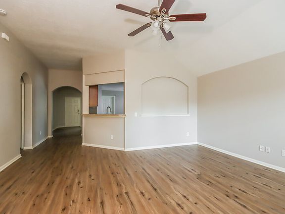 4th image of 808 Dragonfly Dr