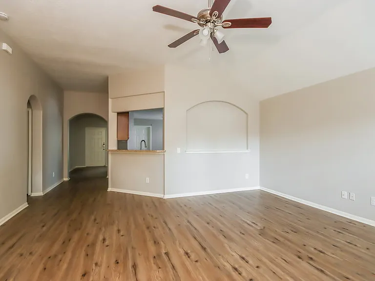 808 Dragonfly Dr — Photo 4