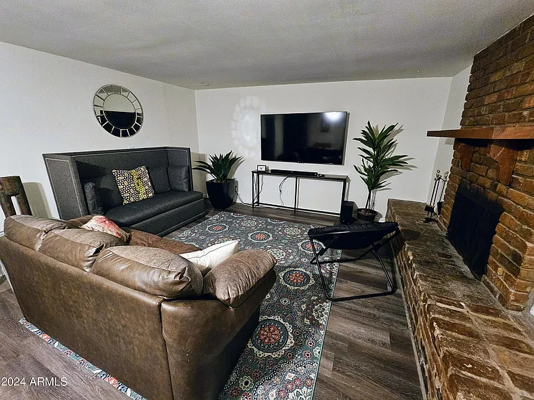 1801 N 87th Pl — Photo 33