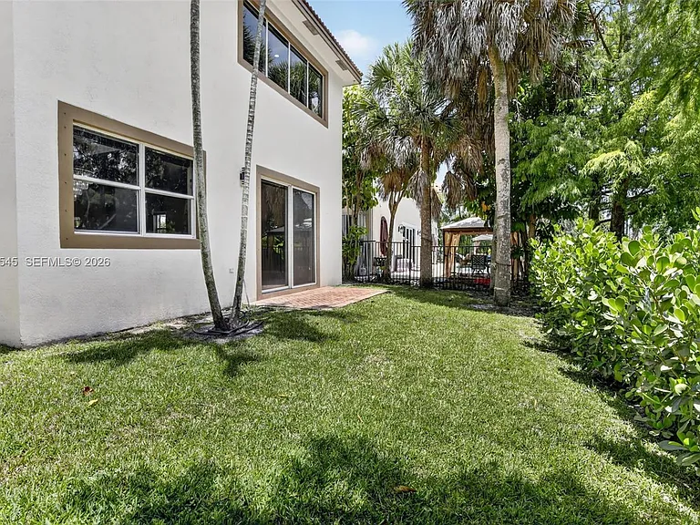 12410 SW 1st St — Photo 45