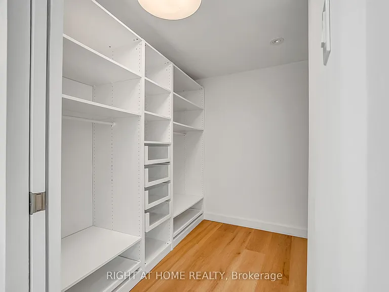 99 Harbour Sq #3008 — Photo 34