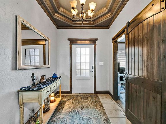 4th image of 366 Mountain Ridge Dr