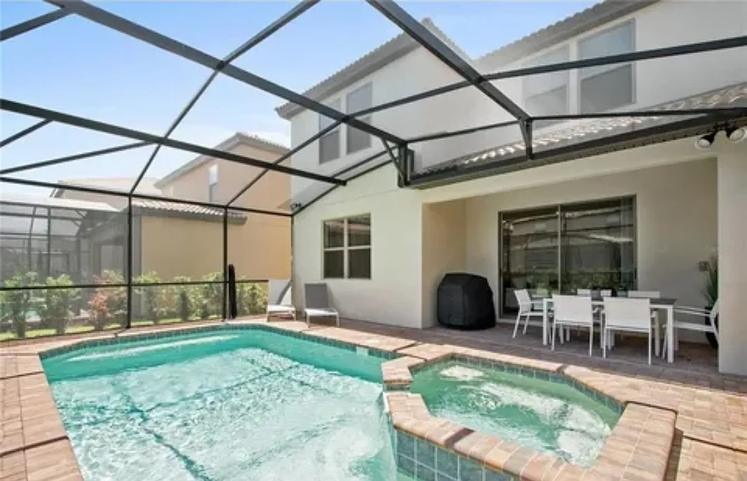 5 bed, 2491 sqft, $3,400 — Photo 1