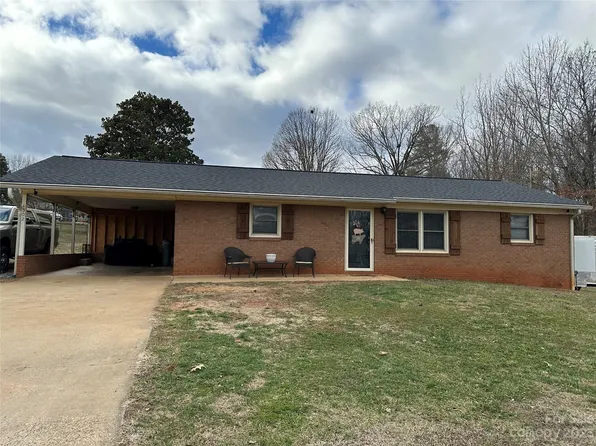 1502 Catawba Ter, Lenoir, NC 28645
