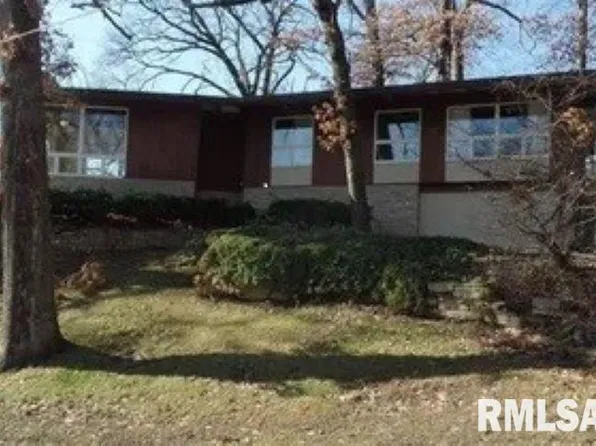 2025 11th Street Pl, East Moline, IL 61244