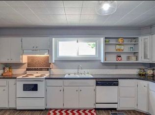 9 W Main St, Tuttle, OK 73089