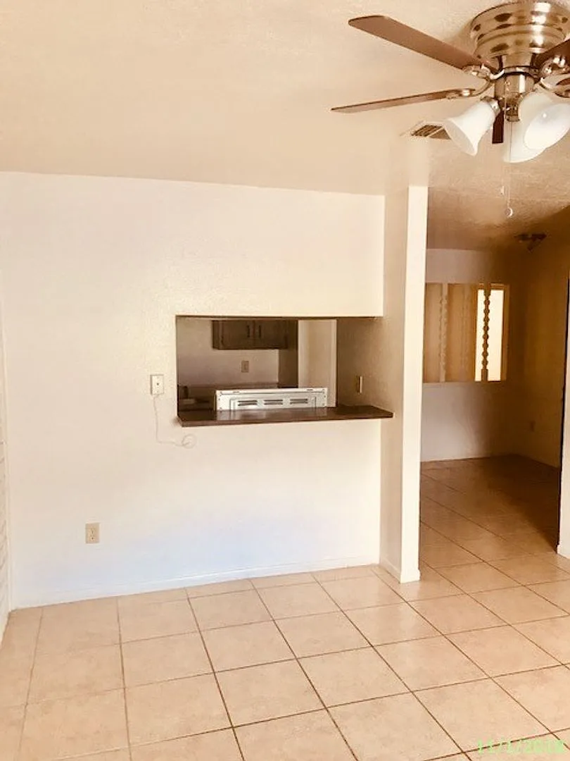 2 Bedroom 2 Bath Patio Home With 1010 Sf — Photo 3