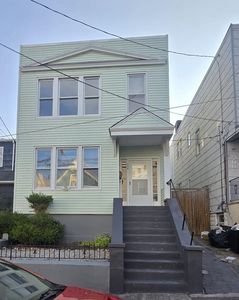 308 Pearsall Ave, Jersey City, NJ, 07305