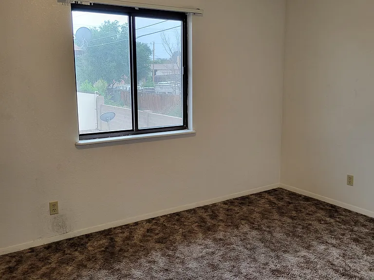 2805 N Grand Ave #A — Photo 4