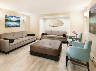 Lakeview Mews, Calgary, AB T3E 5K4