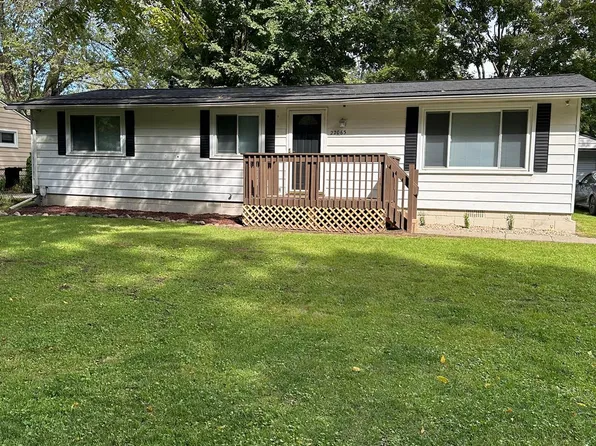 22063 Bohn Rd, Belleville, MI 48111