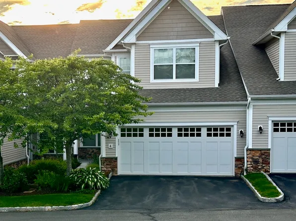 6 Lockwood Circle #6, Bethel, CT 06801
