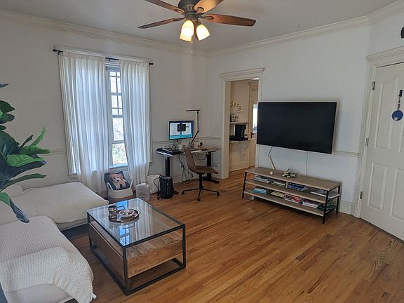 4th image of 1070 N Marion St #4