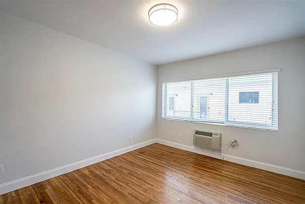 8330 Byron Ave #7 — Photo 11