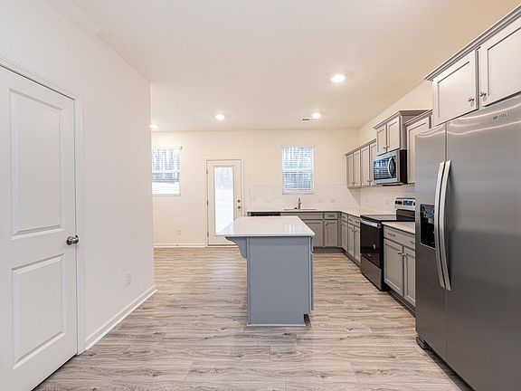 5th image of 472 Kincaid Rd