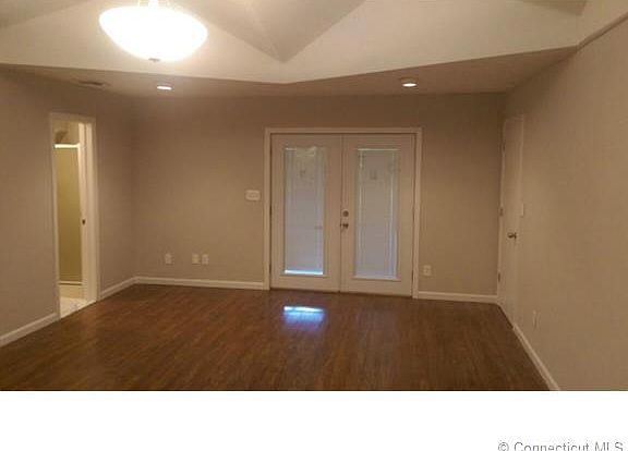 4th image of 118 Green Manor Dr