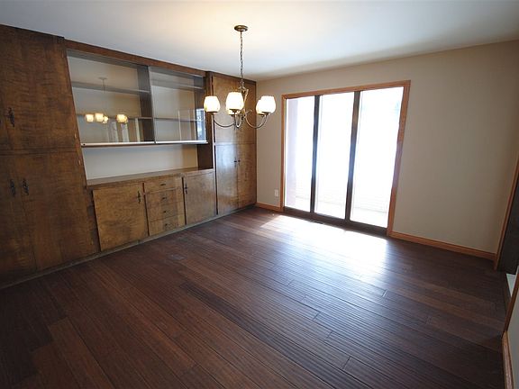5th image of 1300 Wakefield Dr
