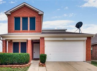 9020 Sagebrush Trl, Aubrey, TX 76227