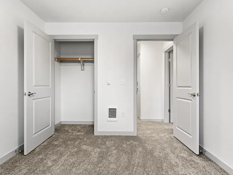110 SW 7th St — Photo 10