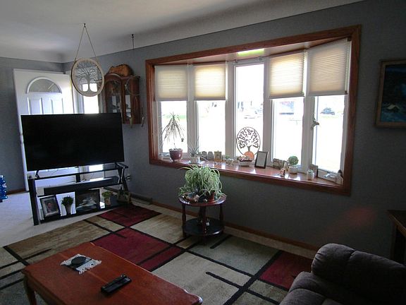 4th image of 1653 9th Ave