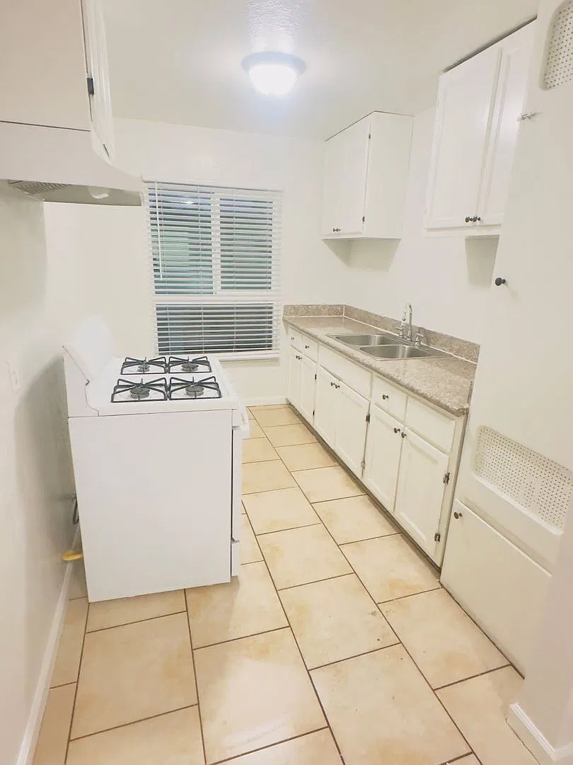 3 bed, 2.0 bath, $2,646 — Photo 1