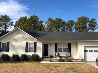 100 Sorrell Ln, Hubert, NC 28539