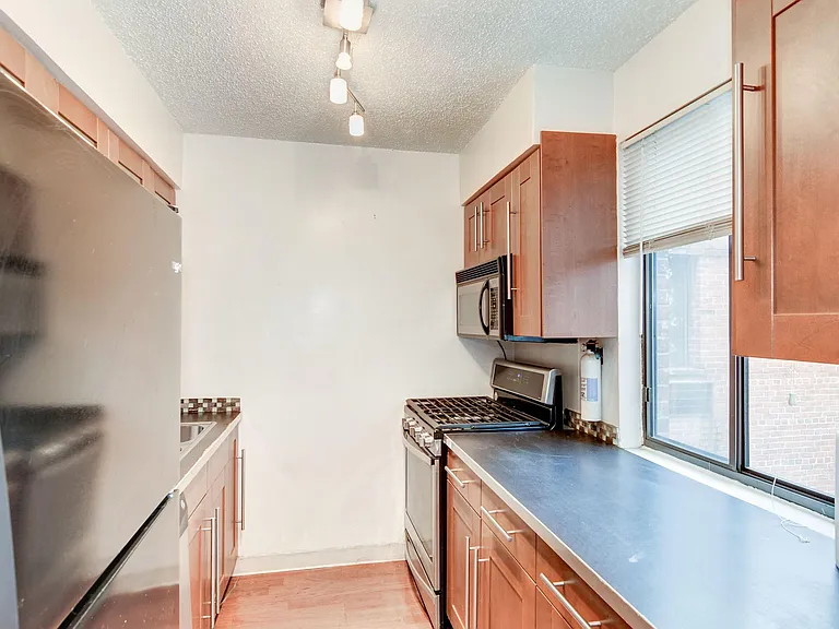 4733 1st St SW #301 — Photo 8