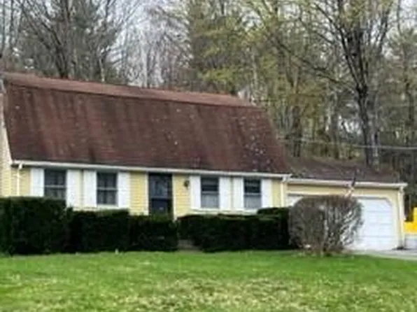 2 Red Coat Lane, Sanford, ME 04073