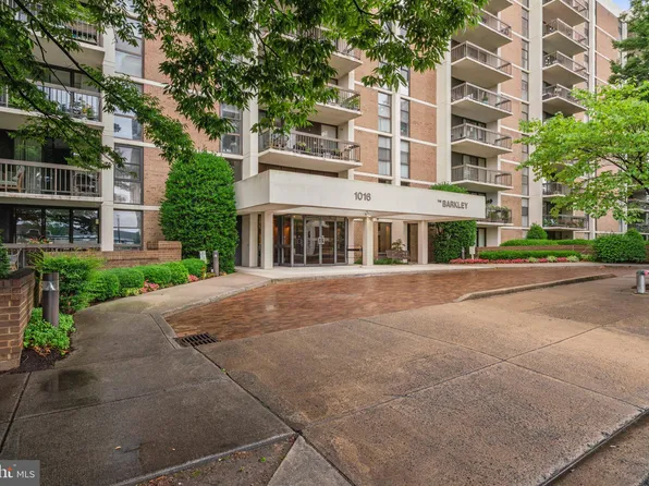 1016 S Wayne St APT 403, Arlington, VA 22204