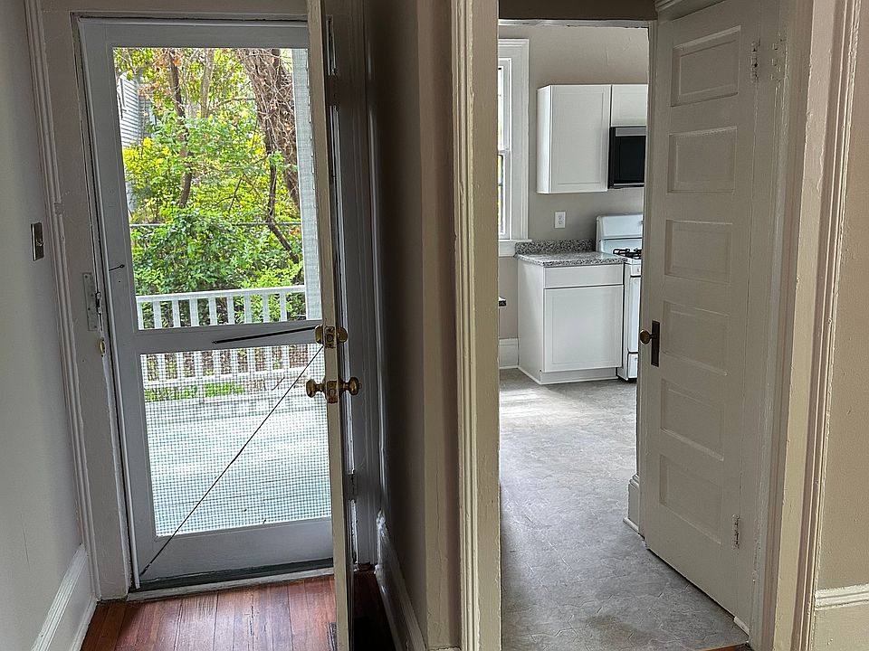 1st image of 305 Linden Ave #B