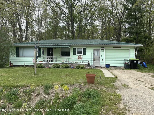 5720 Sargent Rd, Gladwin, MI 48624