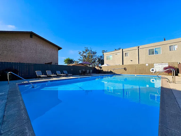 Sandalwood Apartments — Photo 45