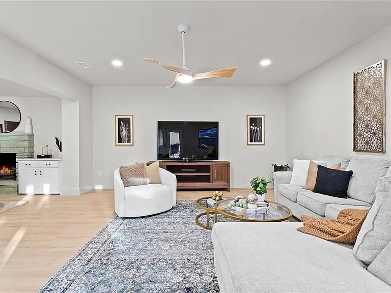 4504 W Lamb Ave — Photo 30