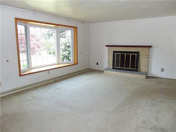 4th image of 610 Hughes Dr