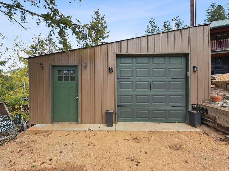 7952 Kunst Rd — Photo 33