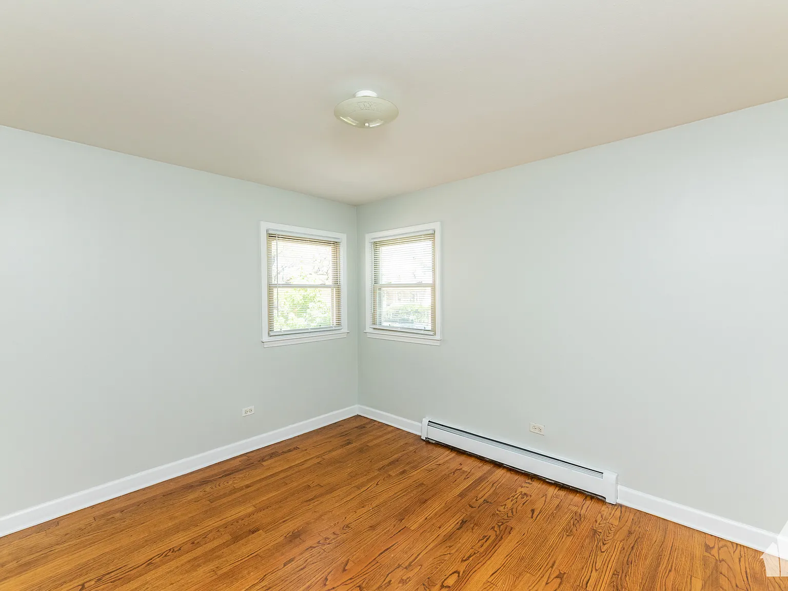 2 bed, 1.0 bath, $2,050 — Photo 4
