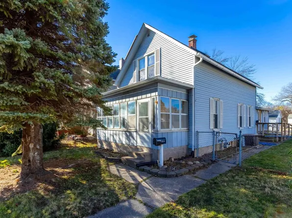 1314 N Division St, Davenport, IA 52804