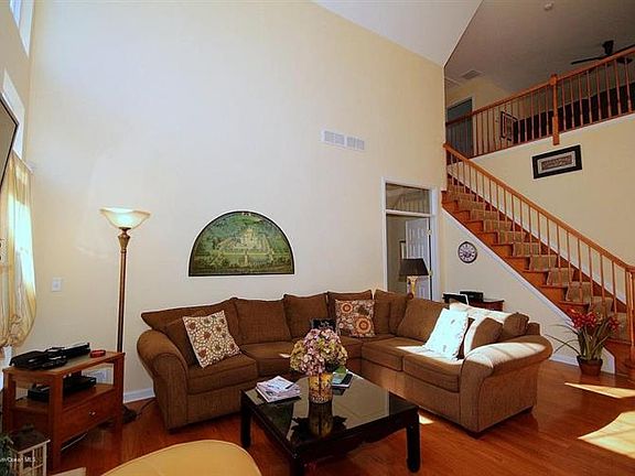 3rd image of 34 Eldorado Dr