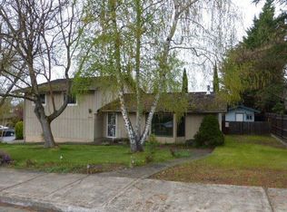 3007 Crystal Mountain Ave, Medford, OR 97504