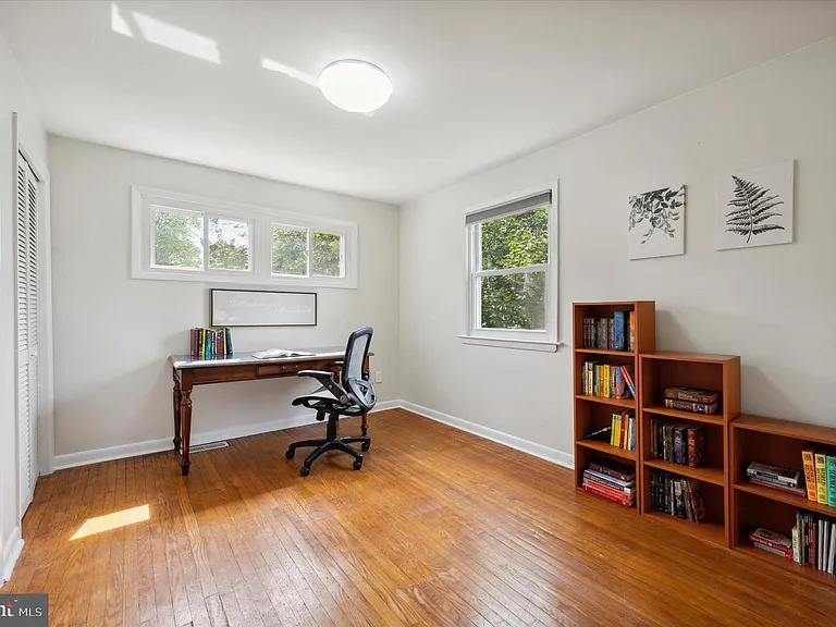 330 Williams Rd — Photo 19