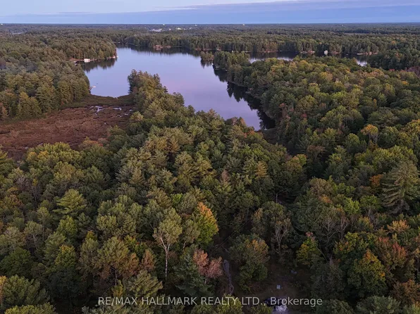 1039 Sniders Bay Rd, Gravenhurst, ON P1P 1R2